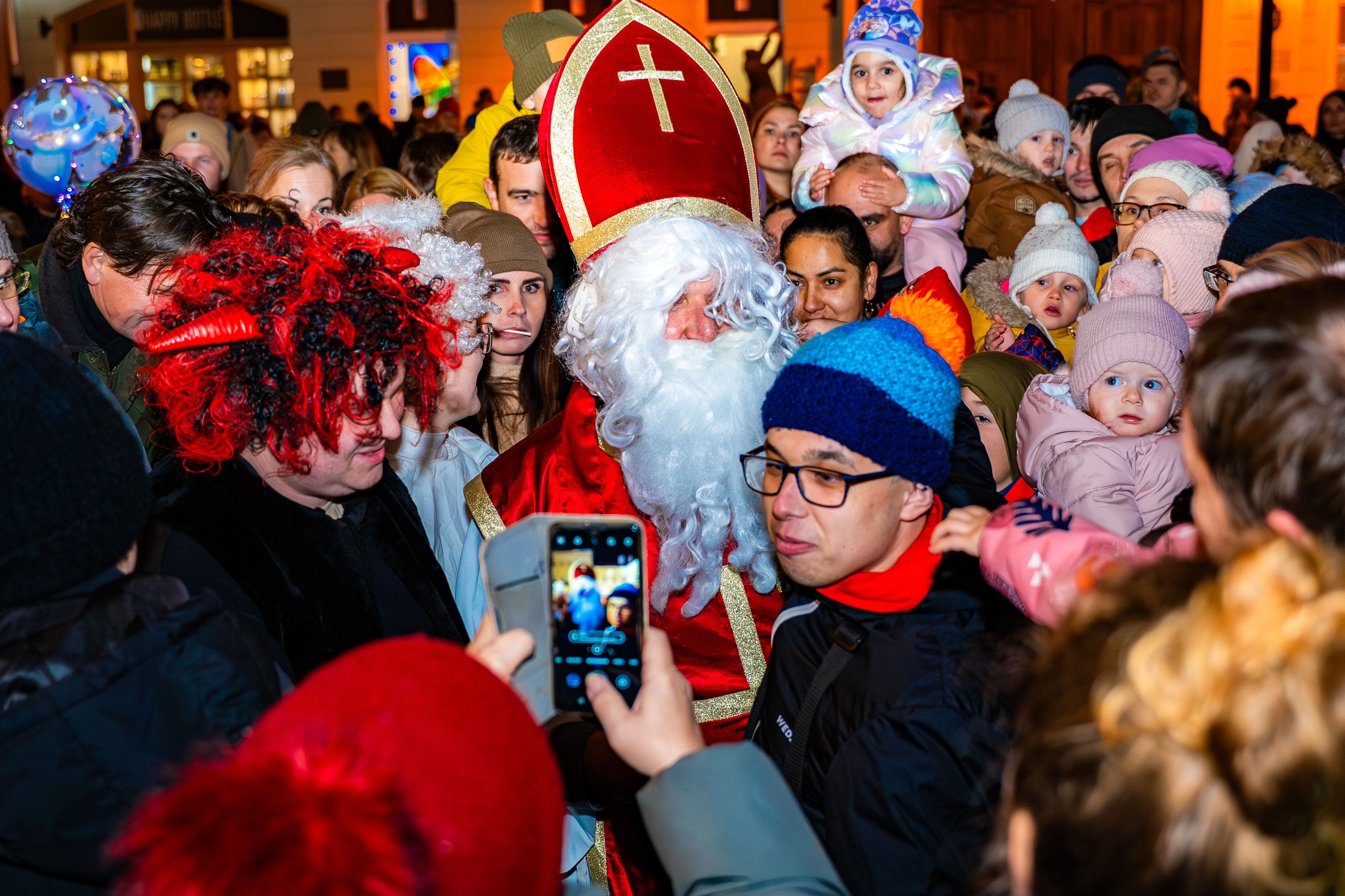 Kosicke rozpravkove Vianoce - Mikulas na Hlavnej-30